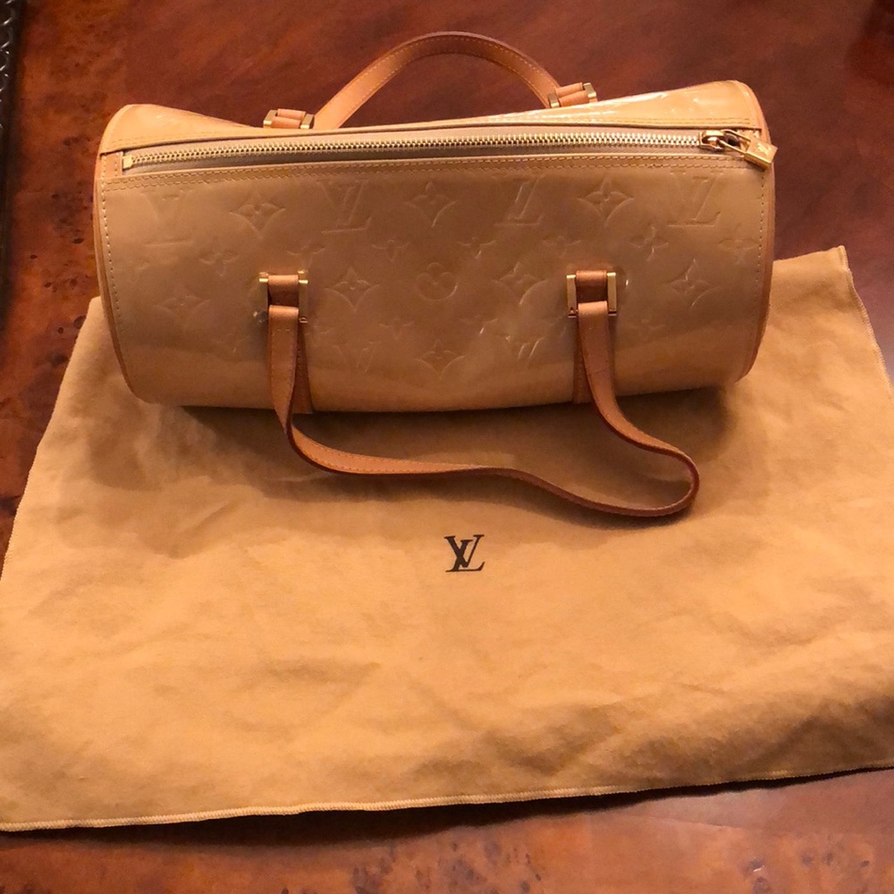 Authentic Louis Vuitton Vernis Papillon bag